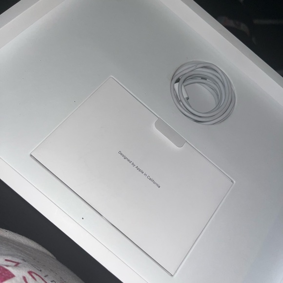 MacBook Pro with AppleCare+ - Picture 5 of 6